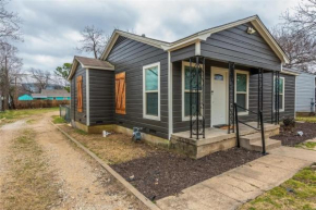 2BD Home Steps From ATT Stadium Globe Life Six Flags